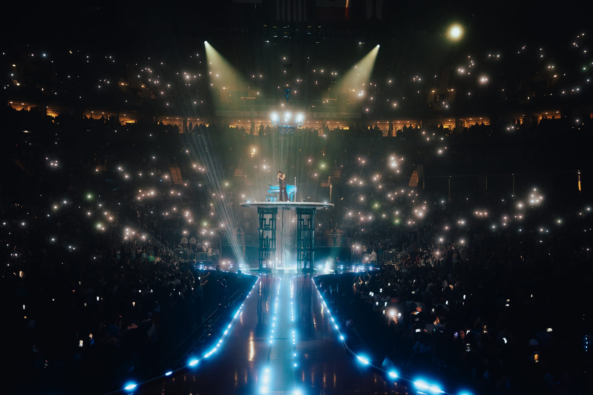 Mystical & Magical: Benson Boone’s American Heart Tour Shines Bright in Columbus