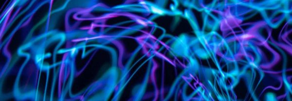 Adobe、ホリデーシーズンのオンライン売上高が2,221億ドルを記録と報告