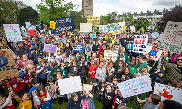 ‘You’re meant to protect me’: Hundreds attend Clissold Park rally as council prepares to vote on road closures