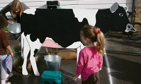 Growing Communities Milking market Stoke Newington