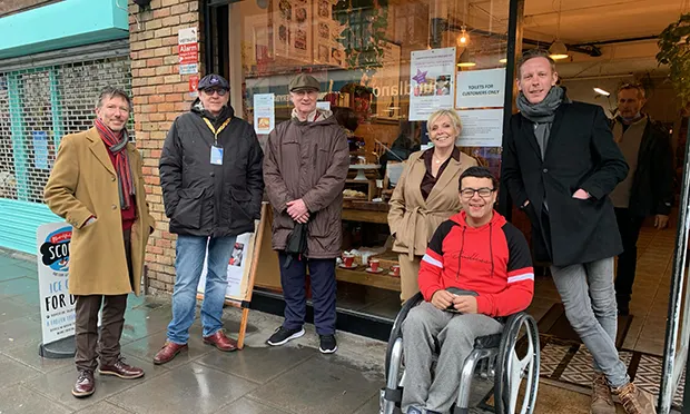 Laurence Fox visits Hackney to help promote anti-road closures campaign