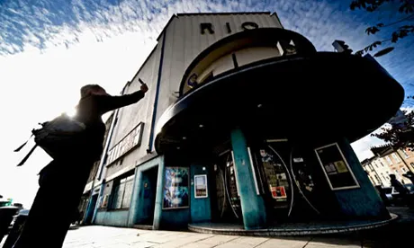 Isolation Chamber Vacation, Transition Gallery, preview – Alone time