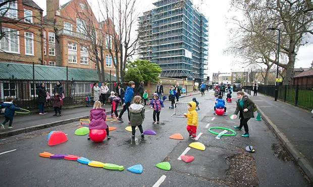 Traffic to be banned outside 40 more primary schools in Hackney