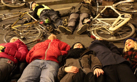 Cyclist_closeup_lying_down_460