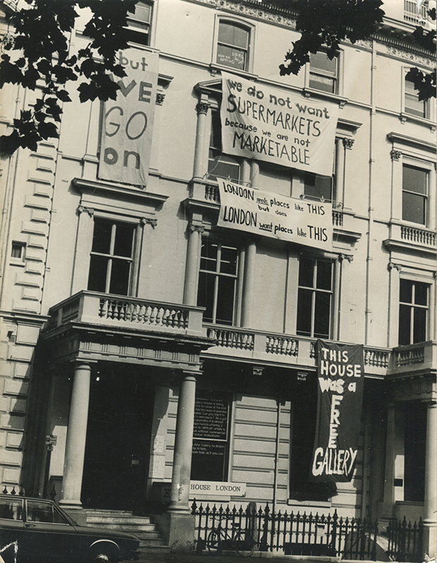 Gallery House, Exhibition Road, London, August 1973. Photograph by Reza Modjabi.