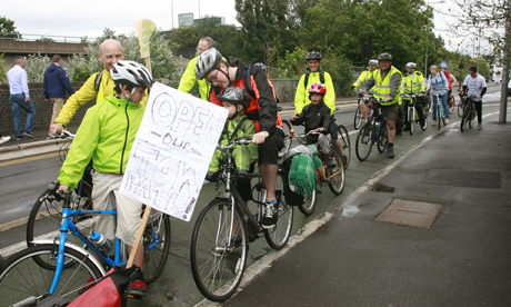 towpath cyclists