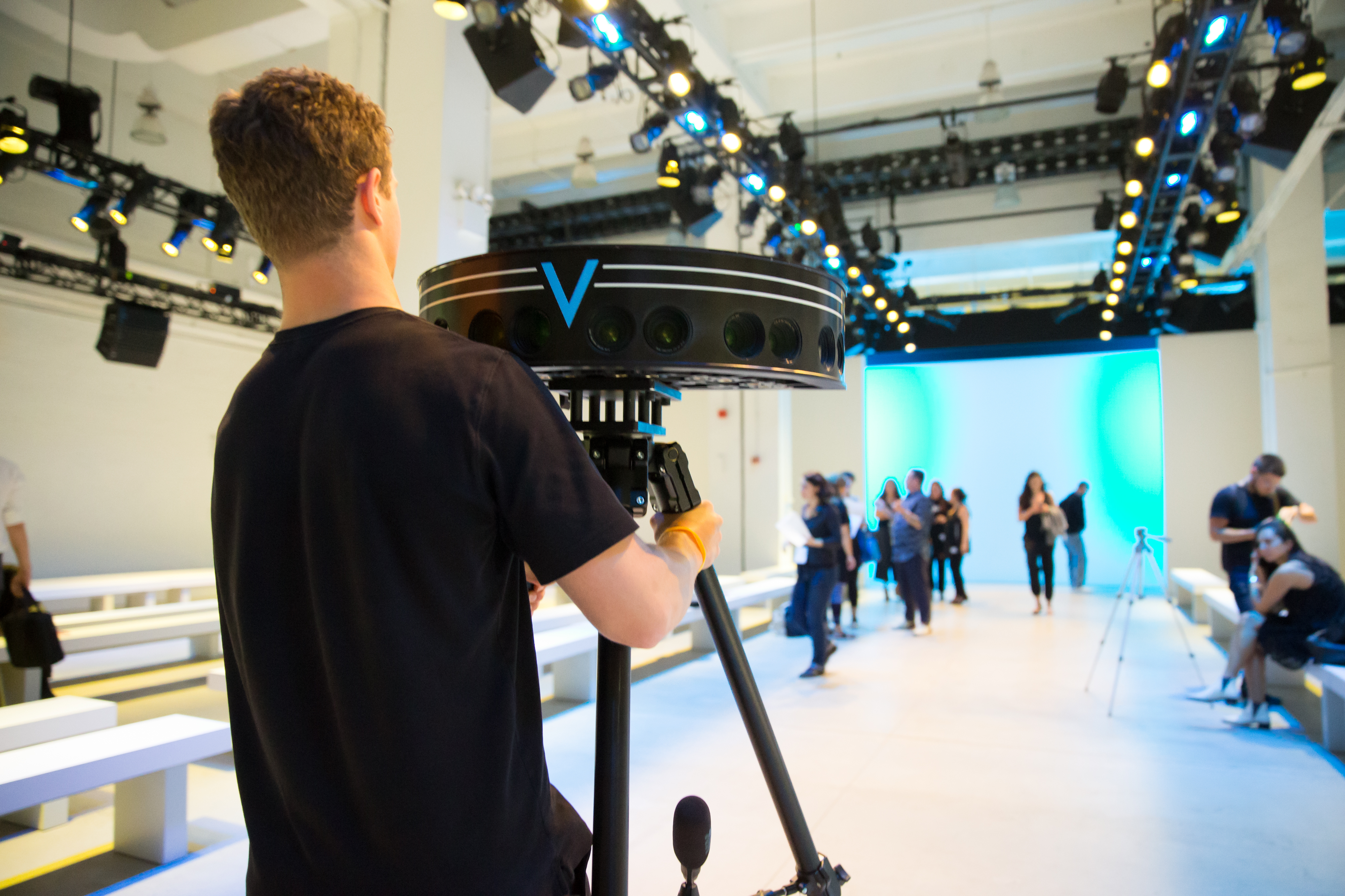 At New York Fashion Week, 13 designers will utilize Intel’s immersive runway experience powered by VOKE’s TrueVR platform and Intel data center technologies to live-broadcast their runway shows in full stereoscopic virtual reality. (Credit: Intel Corporation)
