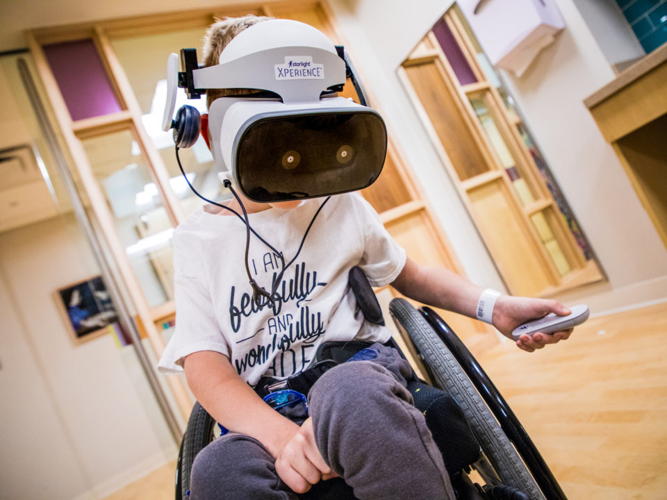 starlight xperience children hospital vr health care pain management
