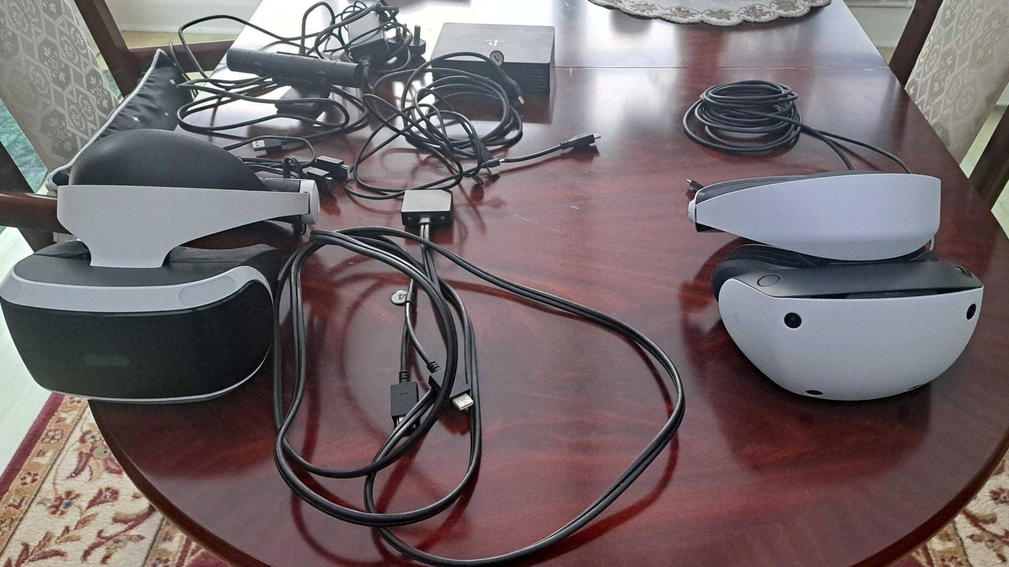 PSVR vs PSVR 2 comparison pic