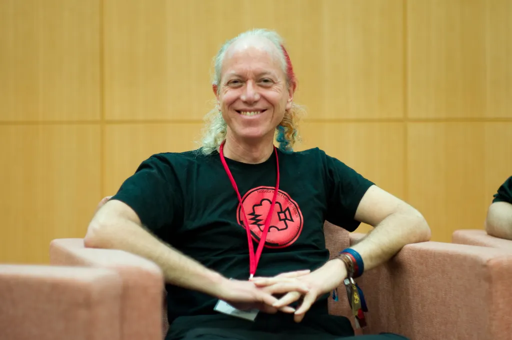 Flashback: An Interview with Mitch Altman (A Virtual Reality Pioneer from the late 1980’s)