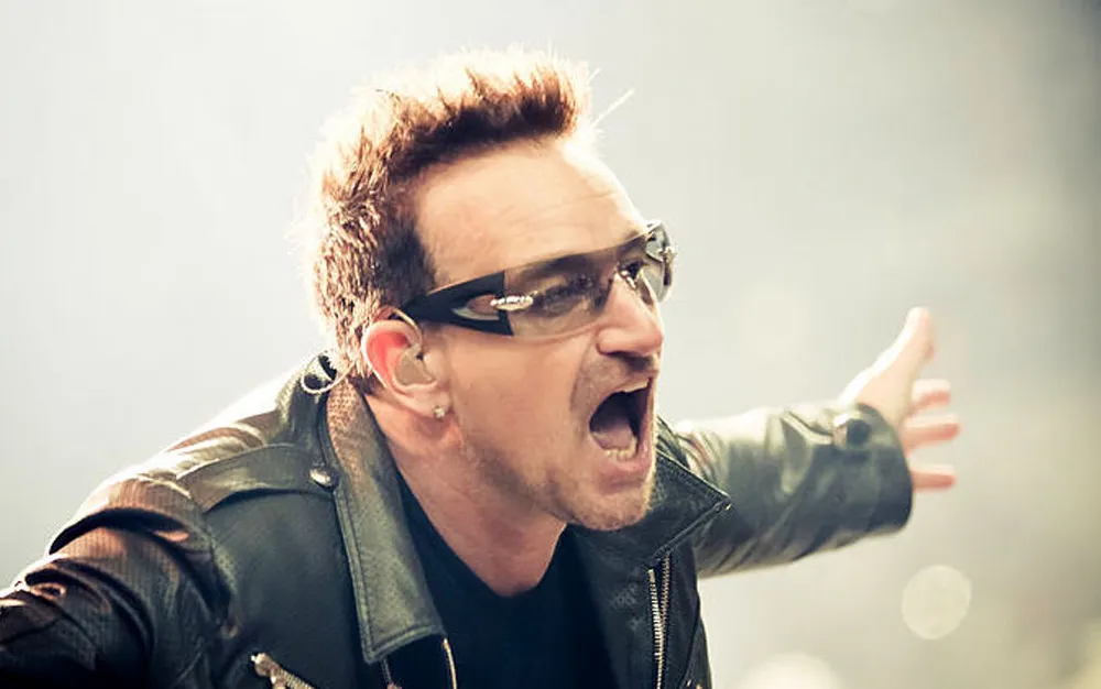 Apple and U2 experiment with virtual reality content in intimate music video