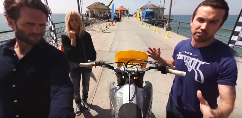 (NSFW) Always Sunny in Philadelphia 360 Video Lets You Be Totally and Completely Badass