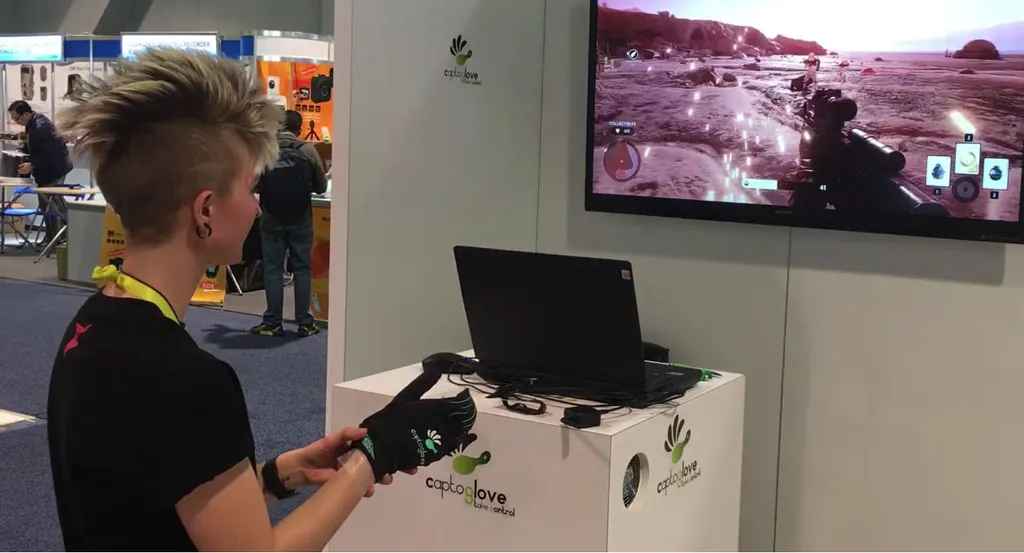 The CaptoGlove Is A VR Hand Controller Already Funded On Kickstarter