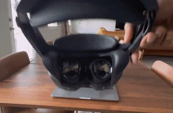 Quest Pro Leak Shows Peripheral Blinders & Color Passthrough