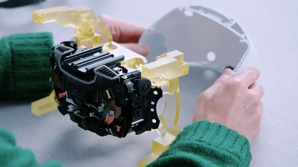 Sony Teardown Reveals PlayStation VR2 Internal Hardware In New Videos