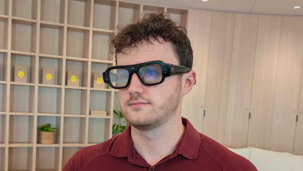 Snap Specs Hands-On: Minimum Viable Consumer True AR Glasses