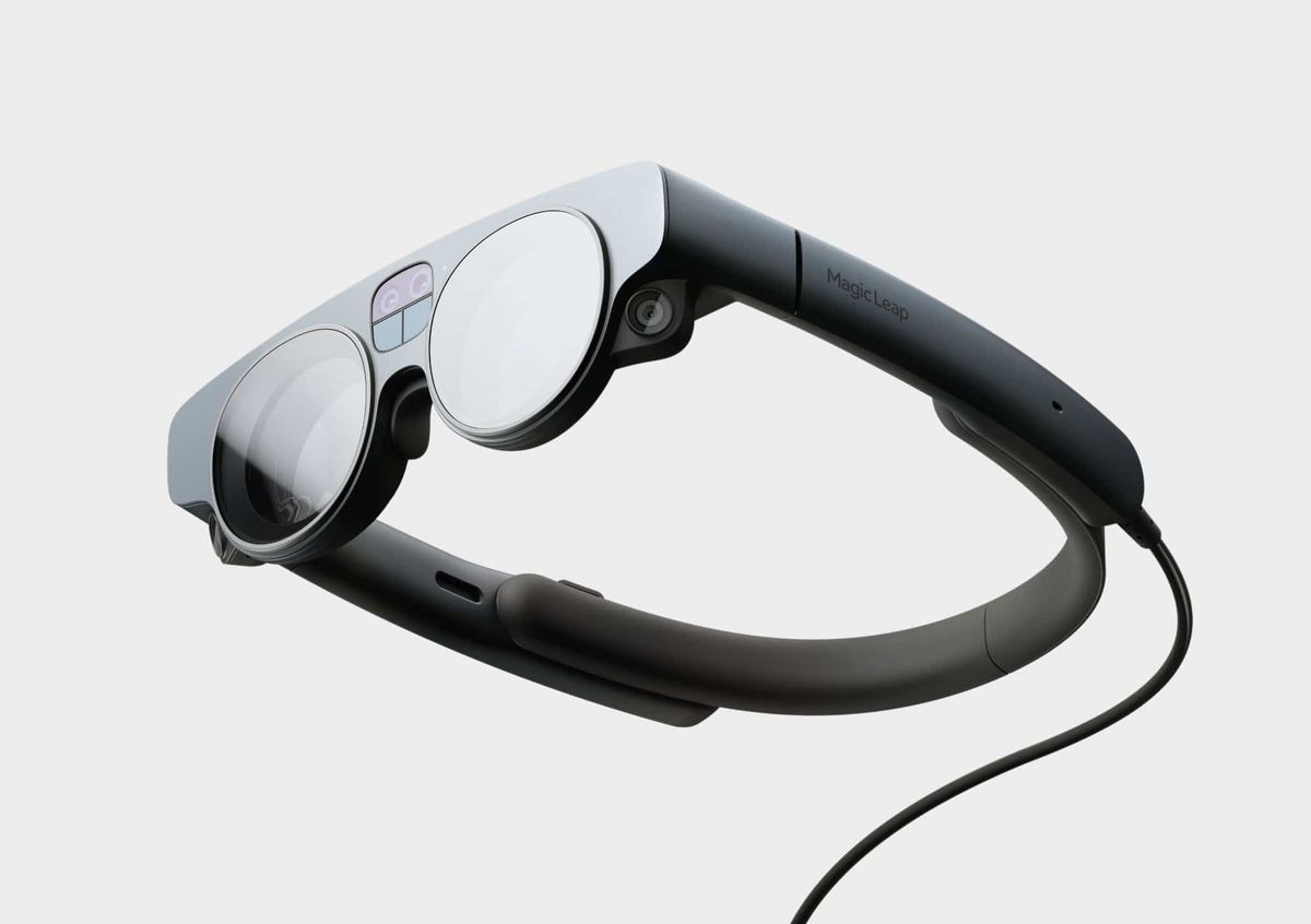 Primer plano del auricular Magic Leap 2