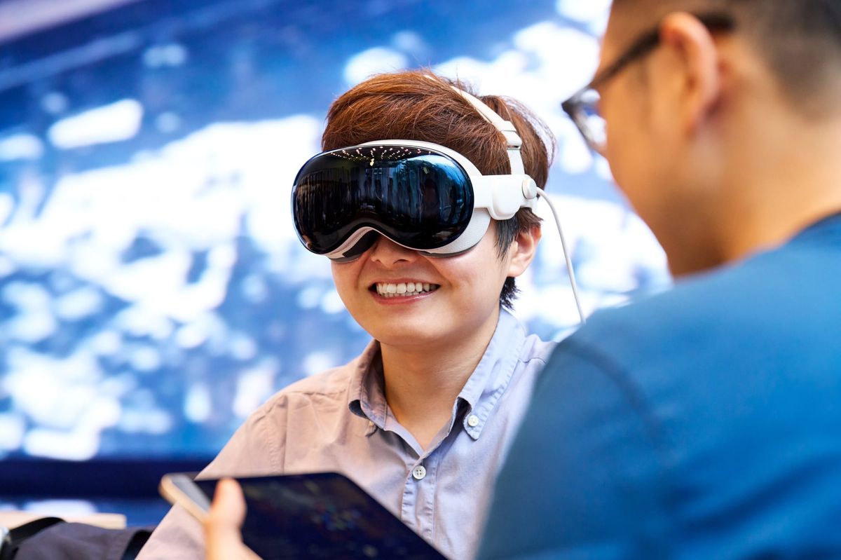 Apple Vision Pro Demos Now Use The More Comfortable Strap