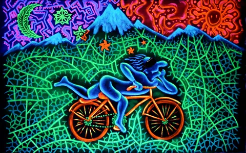 Psychedelics and Virtual Reality Have a Long Standing History - Here's Why