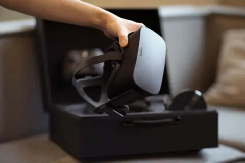 Get $50 Oculus Store Credit When Picking Up Rift at Best Buy