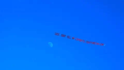Echo VR Fans Plea To Zuck With Aerial Ad