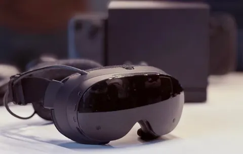 Valve: "We See The Lines Between VR & Non-VR Content Really Being Blurred"