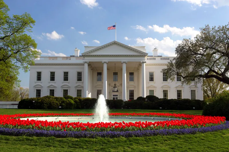 Explore The White House On A Dollar Bill With AR App '1600'