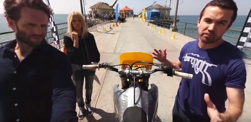 (NSFW) Always Sunny in Philadelphia 360 Video Lets You Be Totally and Completely Badass