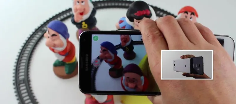 Aimfire’s Camarada Lets You Stack Two Smartphones Together and Record 3D Video