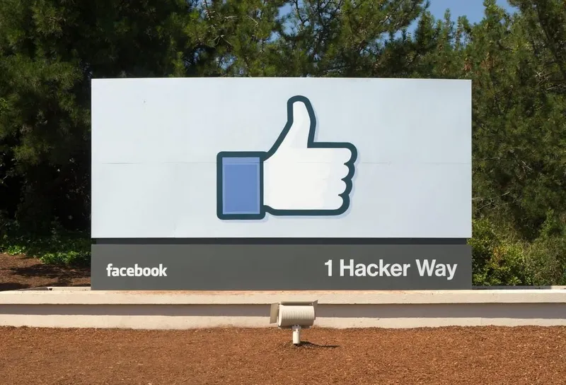 More Than 5 Percent Of Facebook's Employees Are Working On VR