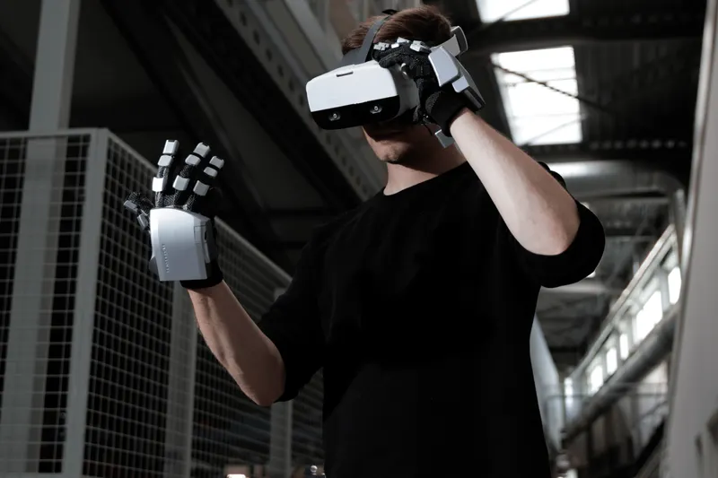SenseGlove's $5000 Wireless Force Feedback Gloves Start Shipping