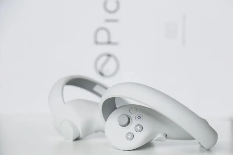 Apparent Leaked Images Show Pico 4 Controller Design