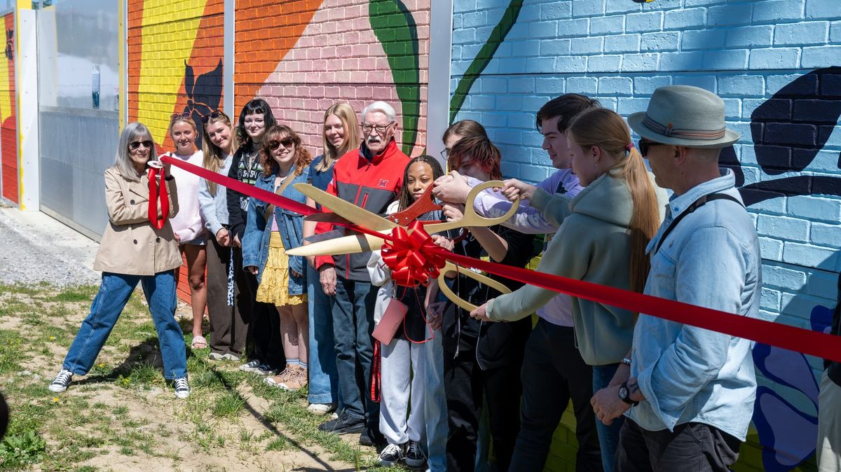 Miami, Oxford debut student-led mural at Duke Energy’s local substation