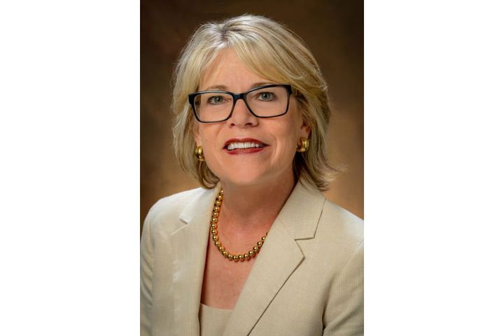 A headshot of Elizabeth Mullenix