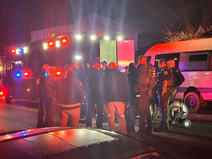 Suspect apprehended in Oxford apartment barricade situation