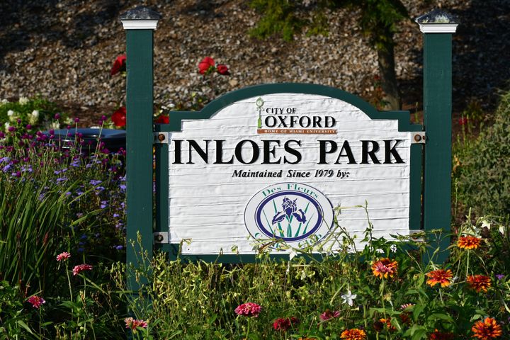 Inloes Park has been maintained by the Des Fleurs’ Inloes Committee in collaboration with the City of Oxford since 1979.