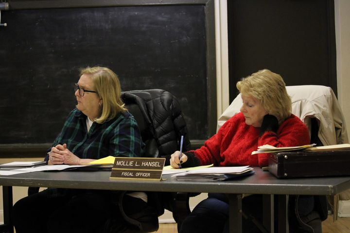 Milford trustees to update electric aggregation contract