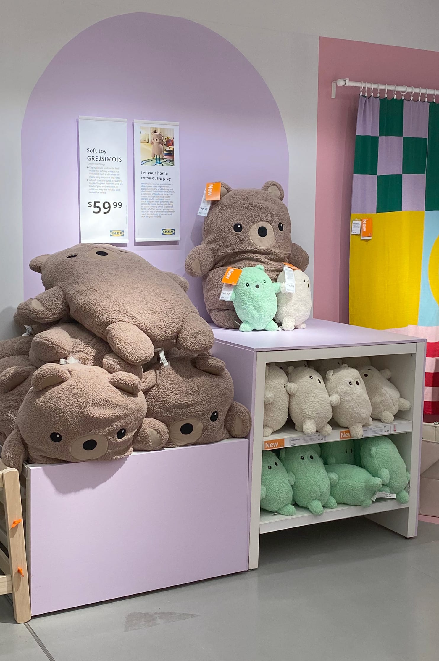 Teddy bear display.
