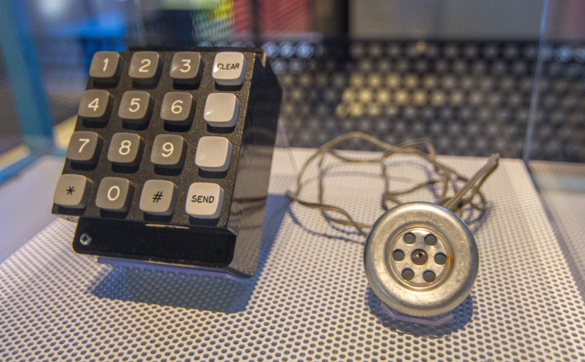 The blue box Steve Wozniak built and Steve Jobs sold before Apple. Press a key and it plays the phone company's own tones. Photo: Maksym Kozlenko / Wikimedia Commons, CC BY-SA 4.0.