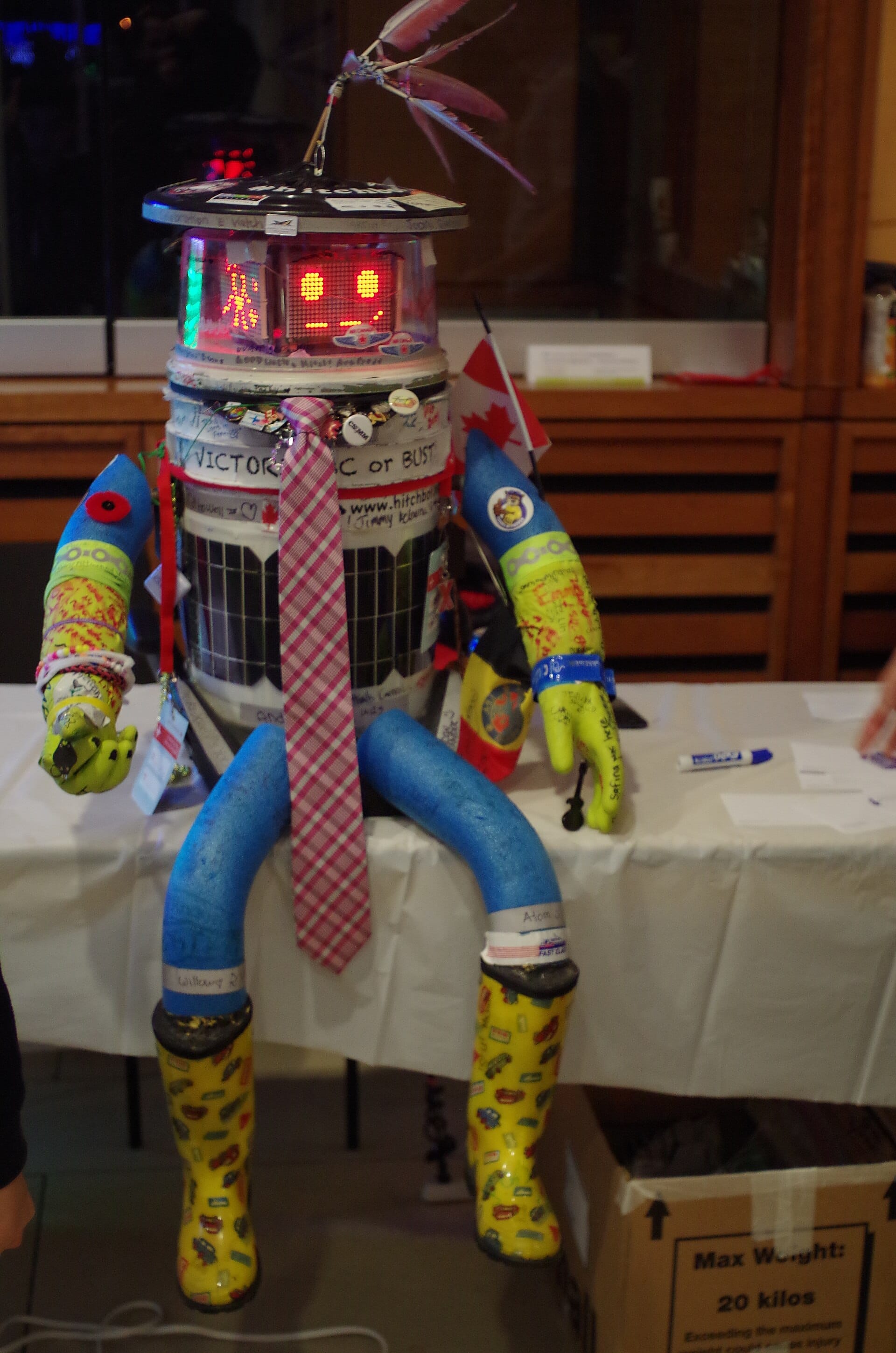 hitchBOT in Toronto, 2014, before Philadelphia. Photo: Michael Barker, Wikimedia Commons, CC BY 2.0.