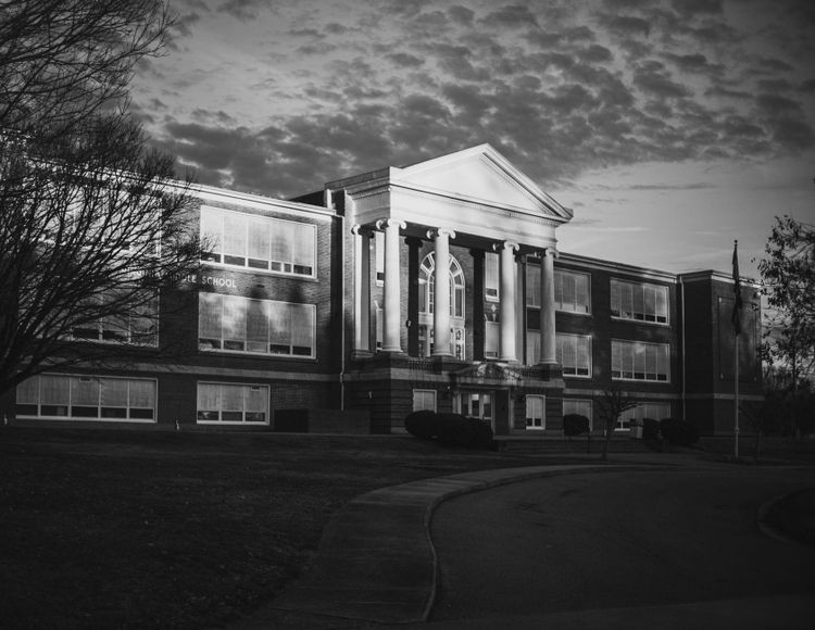 Elementary school building in Salem-Keizer area
