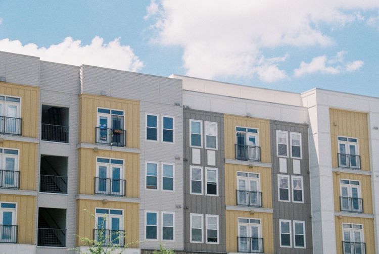 Multi-unit apartment building in Salem, Oregon