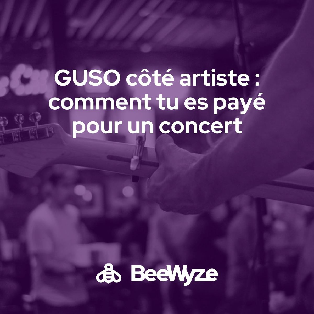 Guitariste jouant dans un bar devant son public, illustration de l'article GUSO côté artiste : comment tu es payé pour un concert