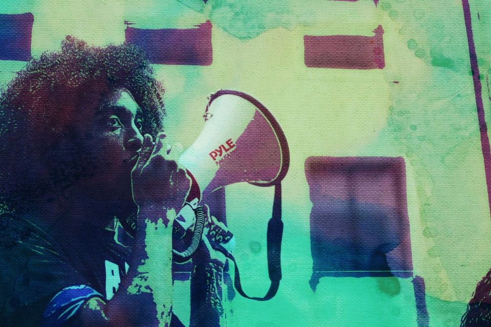 How do you develop effective communication as a freelancer?