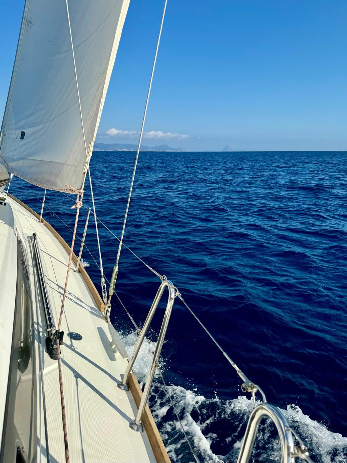 Obsidian Essay] What My First 8-day Ibiza Sailing Trip Taught Me