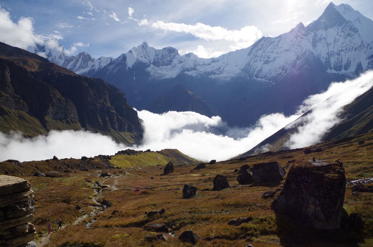 Escape the Ivory Tower. How to Avoid Leaders Isolation