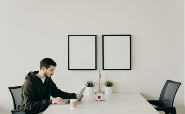 How to create a free newsletter and examples for a startup or business in 2025