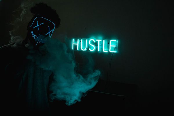 What are the best side hustles for people looking for work in 2025