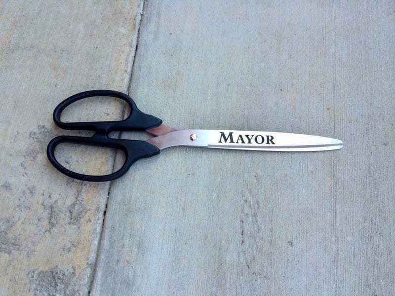 A pair of house scissors with the labor MAYOR on them. 