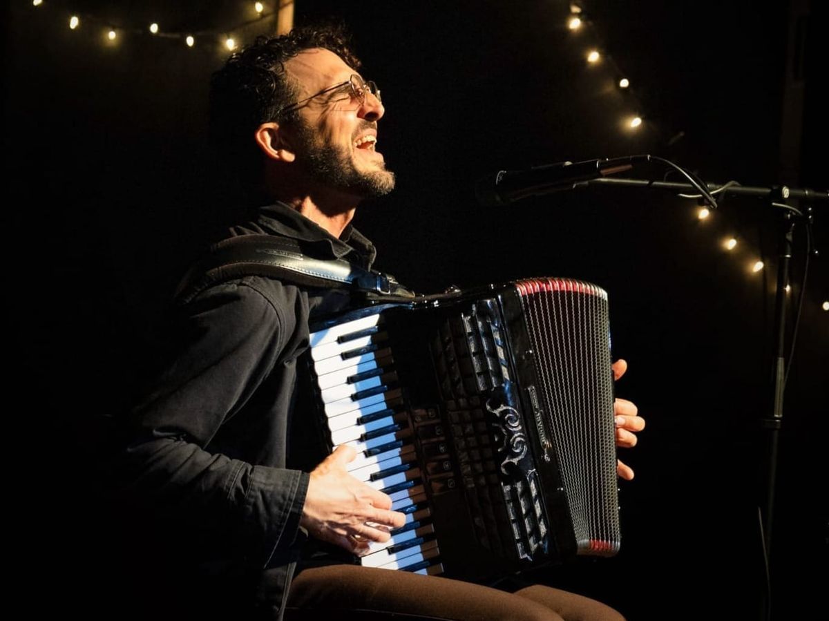 Di Shvue/The Oath: A Bilingual Version of the Bundist Anthem